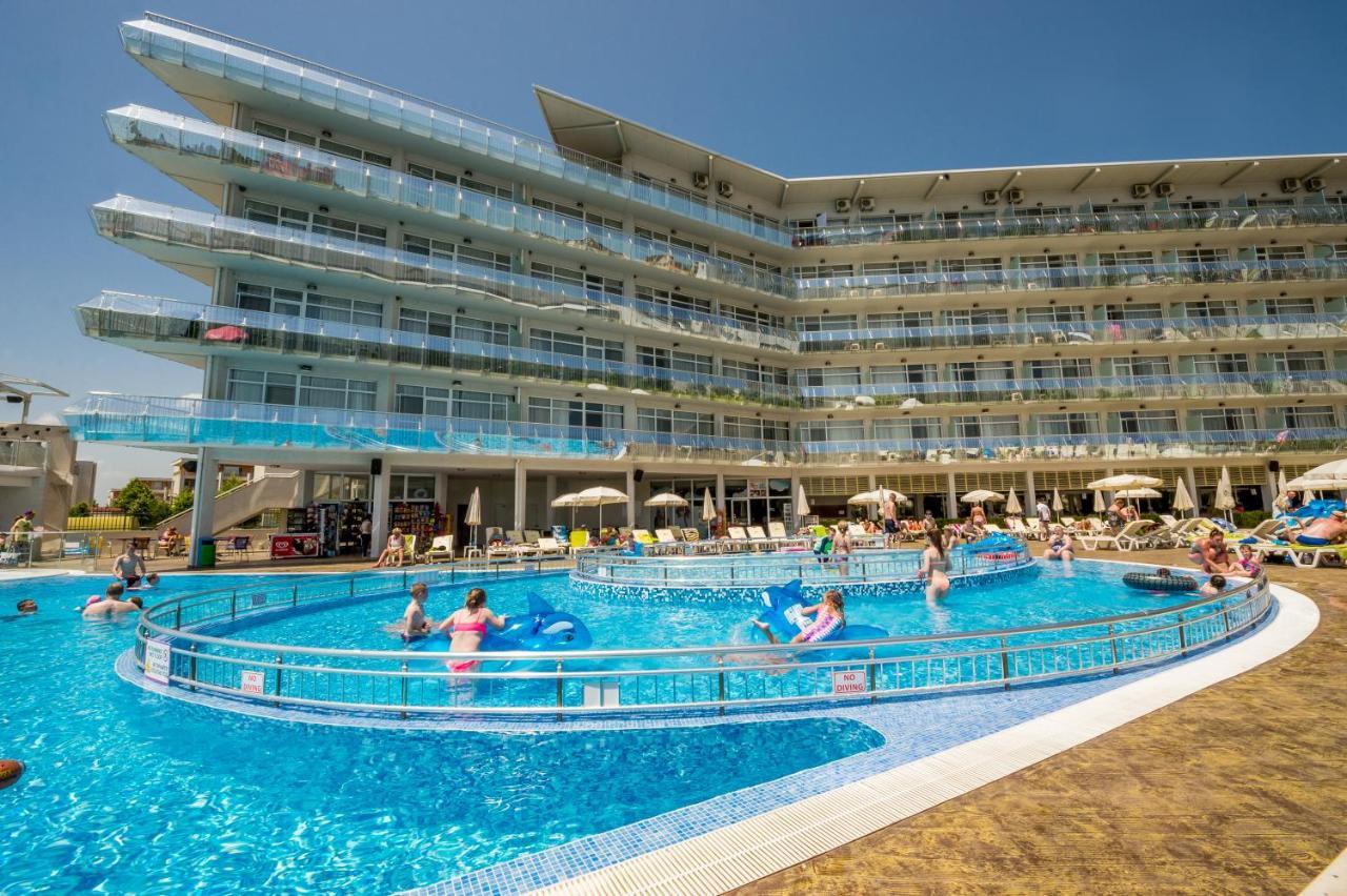 Aqua Nevis Hotel & Aqua Park Napospart Kültér fotó