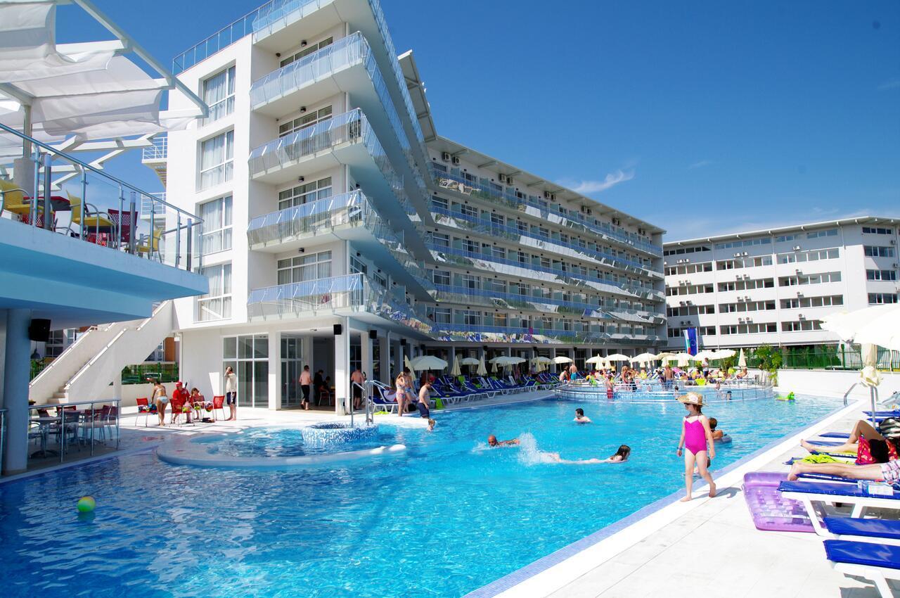 Aqua Nevis Hotel & Aqua Park Napospart Kültér fotó