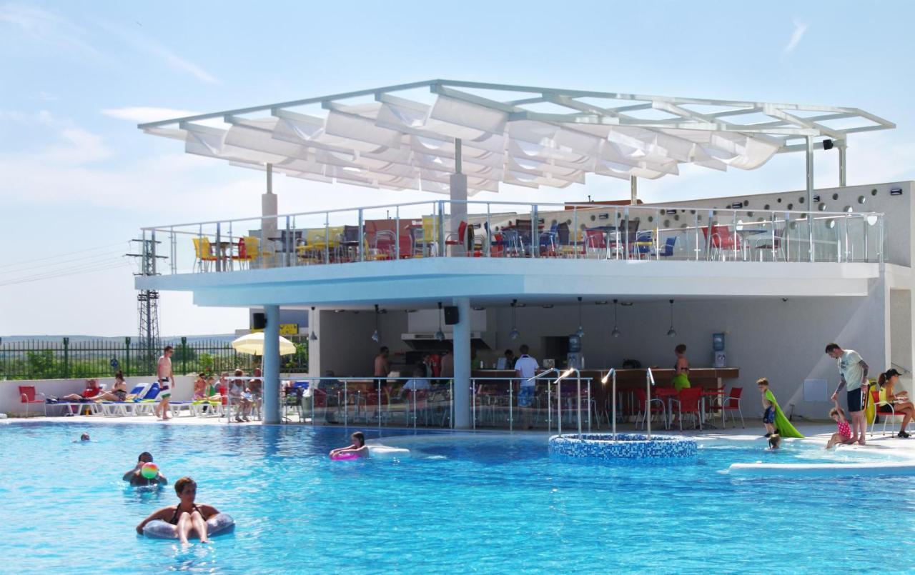 Aqua Nevis Hotel & Aqua Park Napospart Kültér fotó