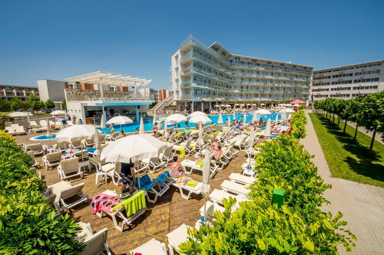Aqua Nevis Hotel & Aqua Park Napospart Kültér fotó