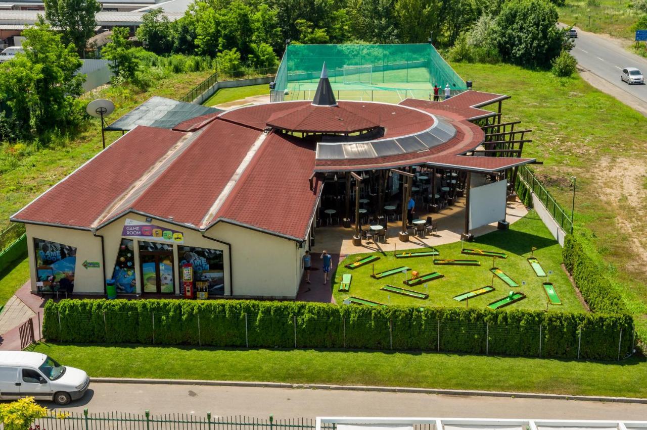 Aqua Nevis Hotel & Aqua Park Napospart Kültér fotó