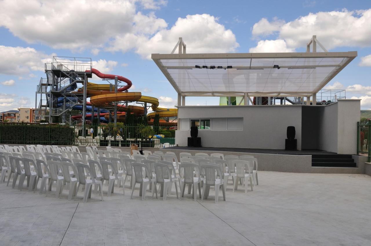 Aqua Nevis Hotel & Aqua Park Napospart Kültér fotó