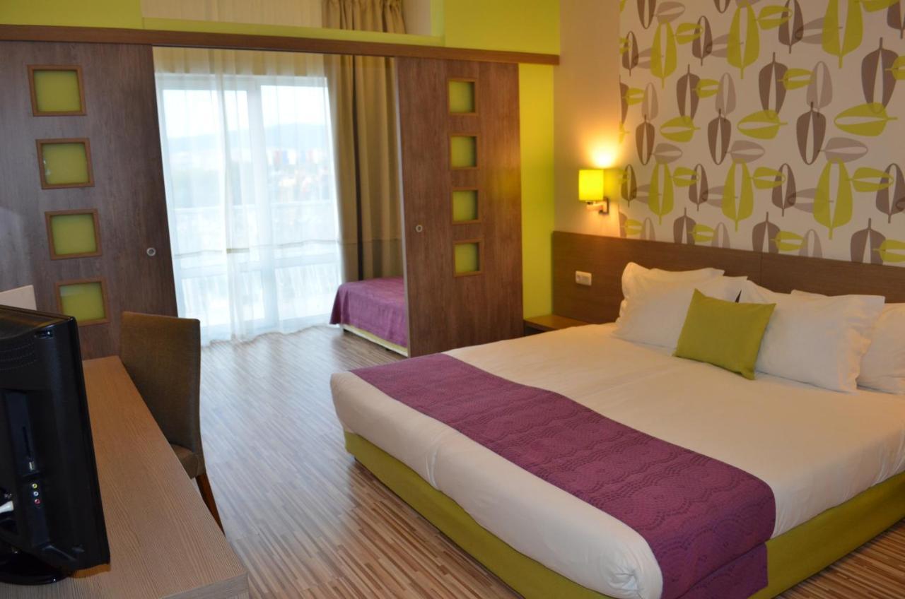 Aqua Nevis Hotel & Aqua Park Napospart Kültér fotó
